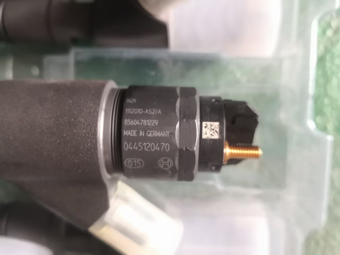 04290986-04289311-Fuel-injector_For-TCD-2013-L04-L06-2V-3