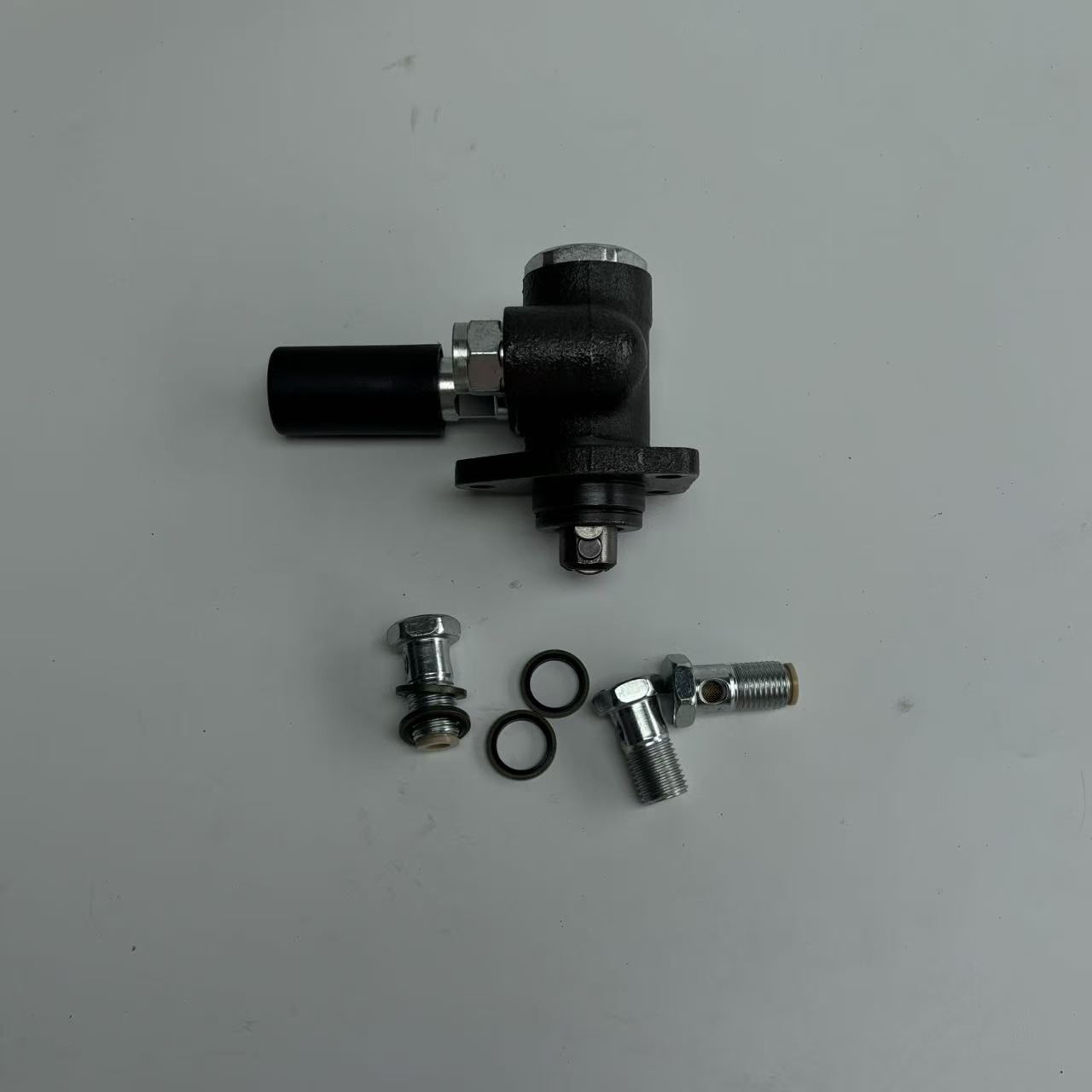 0336 3174     Fuel supply pumpD6916
