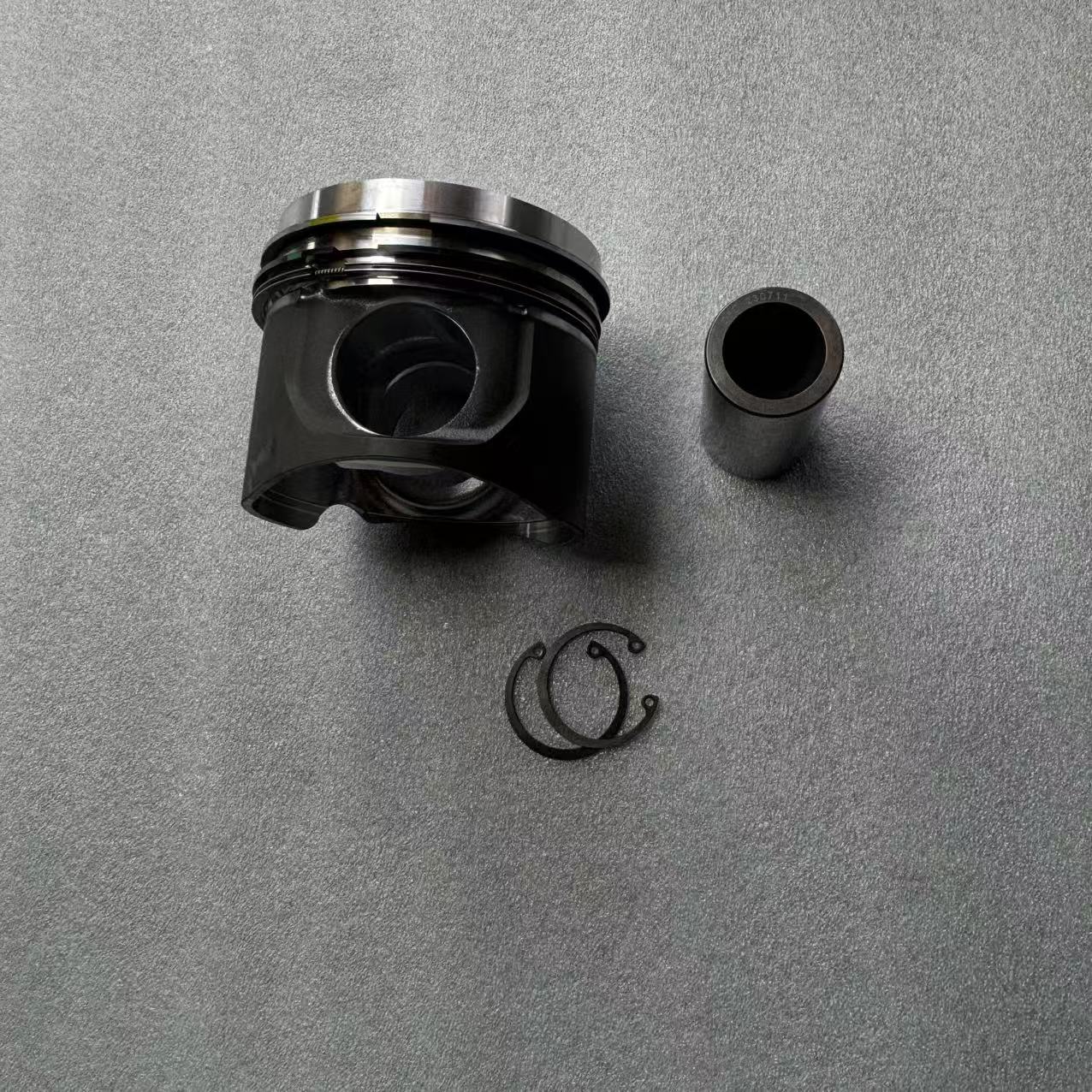 0425 8457 Piston BF4M2012